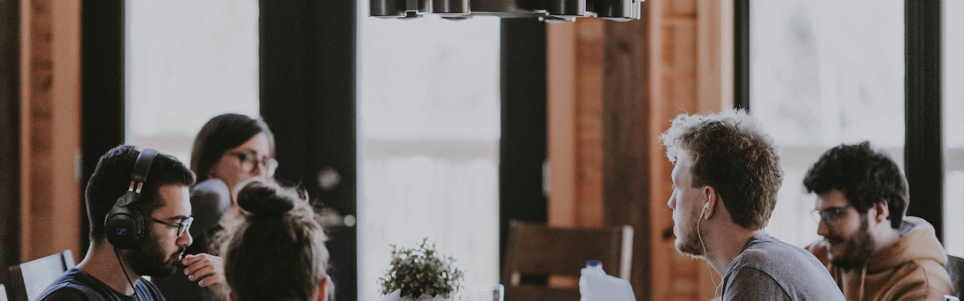 Professional HR and accounting services for Thai SMEs - business consultation meeting